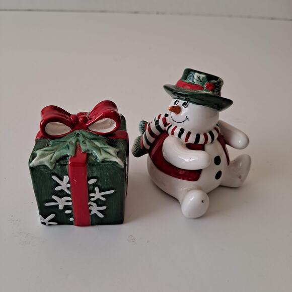 Vintage Fitz and Floyd Snowman Gift Box Christmas Holiday Salt & Pepper Shaker - Picture 5 of 9